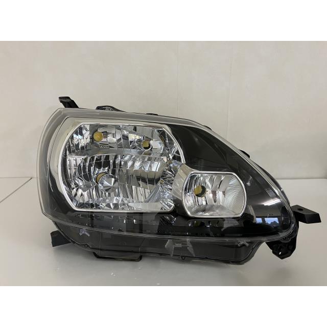 ポルテ NCP141 右ヘッドランプ 右ヘッドライト 右ライト 52-259 81145  