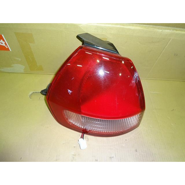 ウイングロード UA-WFY11 左テールランプ QG15-DE KY0 220-24824 26555
