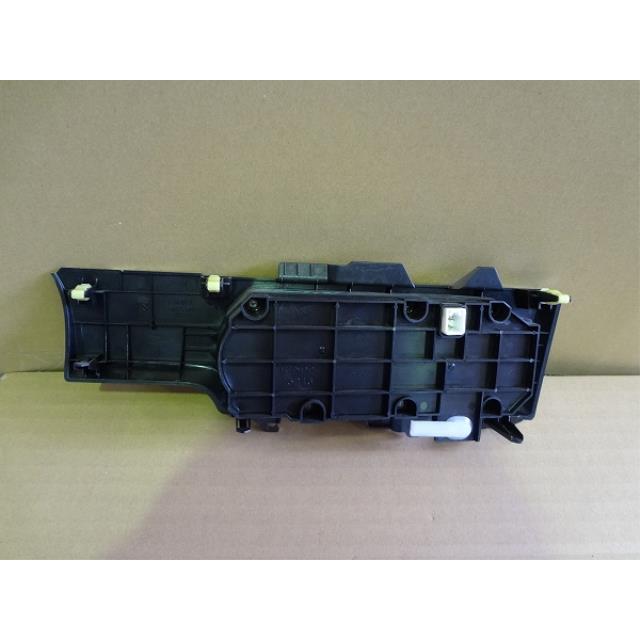 カローラルミオン DBA-NZE151N エアコンスイッチパネル 1NZ-FE 8S1 