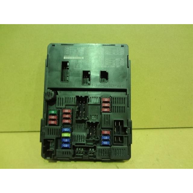 最先端 ノート Dba E12 ヒューズボックス Hr12 Ddr Lae 284b7 1hz4a Dieselcomponentsinc Com