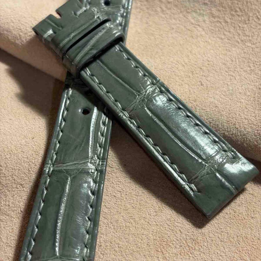 cro-2060 クロコダイル 腕時計ベルト グレー　(ラグ幅19 mm - バックル幅16 mm)