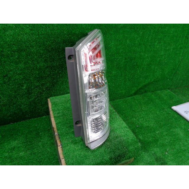 ホンダ ステップワゴン DBA-RK5 右テールランプ P8896 スパーダZ