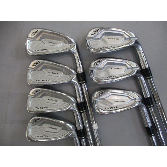 ① Зелёные кроссовки - Nike Air Jordan 1 Mid 'Altitude Green'