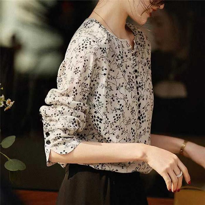 M'S GRACY 花柄 長袖ブラウス新品。40, 上品なブラウス 花柄 ブラウス 長袖 40代 50代 60代 レディース リボン