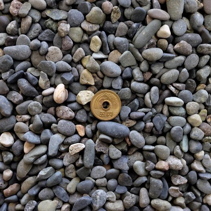 水槽の砂利 大磯砂利 観賞魚用 天然石 大磯 3分 (7〜10mm)5kg : E