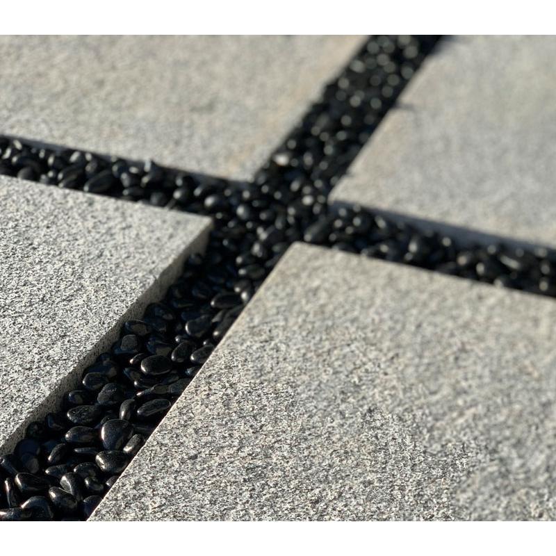 砂利 きれいな おしゃれ玉砂利 庭 磨き那智石 黒光石 3分 約10〜15mm 800kg_6