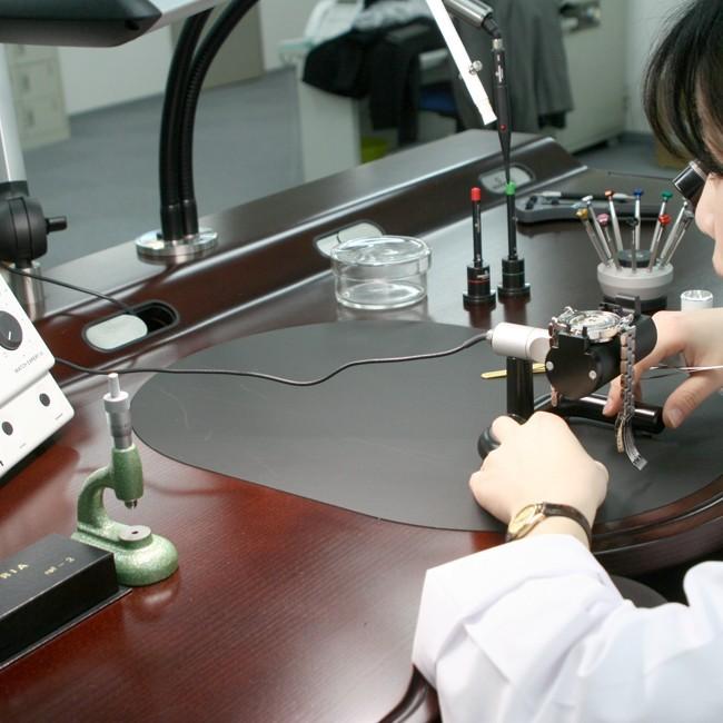 腕時計修理 オーバーホール JAEGER-LECOULTRE ジャガールクルト 特殊モデル・クロノグラフ 一年保証 分解掃除 お見積り後キャンセルOK 腕時計修理 オーバーホール JAEGER LECOULTRE ジャガールクルト 特殊モデル クロノグラフ 分解掃除 お見積り後キャンセルOK