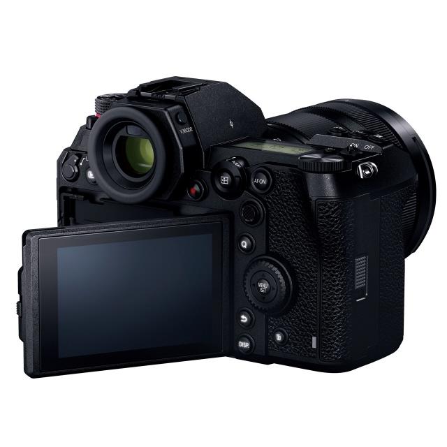 ★未開封未使用　パナソニック LUMIX DC-S1M 標準ズームSレンズキット Panasonic（パナソニック） デジタル一眼カメラ LUMIX DC-S1M 標準