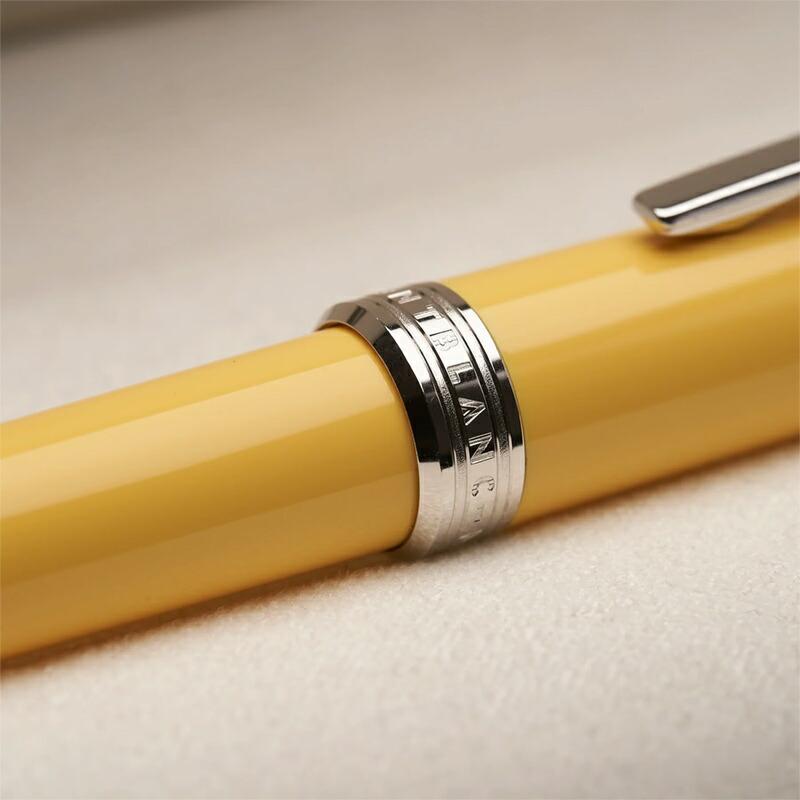 MONTBLANC（モンブラン） ボールペン PIX ツイスト式油性ボールペン/黒