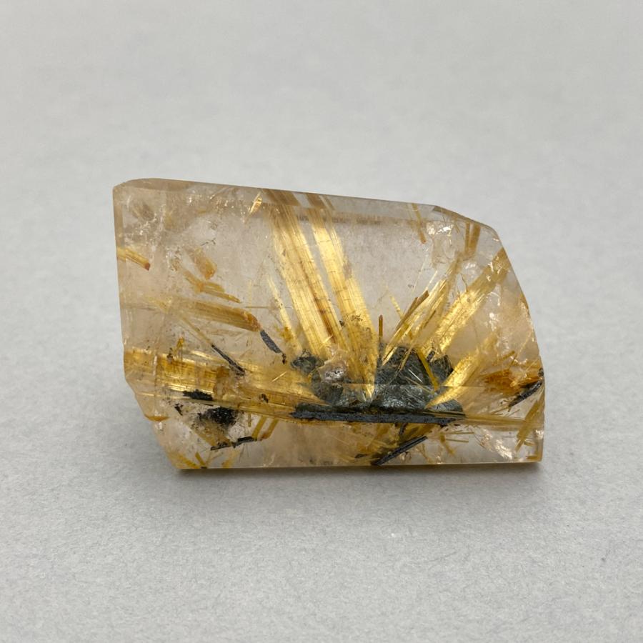 タイチンルチル 金針ルチル ラフカット 原石 13gの画像