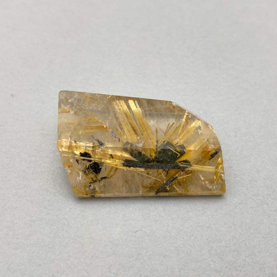タイチンルチル 金針ルチル ラフカット 原石 13gの画像