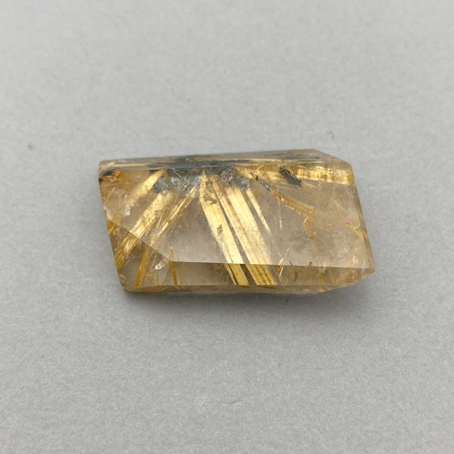 タイチンルチル 金針ルチル ラフカット 原石 13gの画像