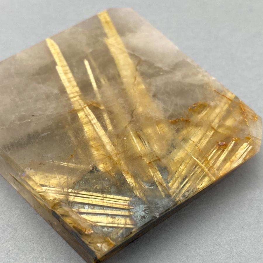 タイチンルチル 金針ルチル ラフカット 原石 39gの画像