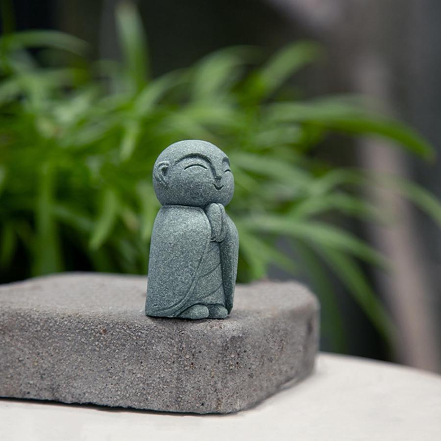 砂岩のお地蔵さん