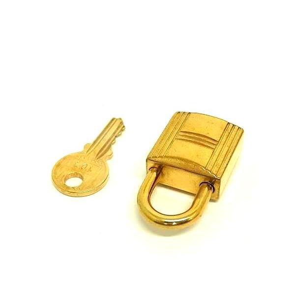 エルメス HERMES カデナ 南京錠 チャーム レザー ゴールドプレート エルメス カデナ チヤーム ペンダントトップ ゴールド 象 南京錠