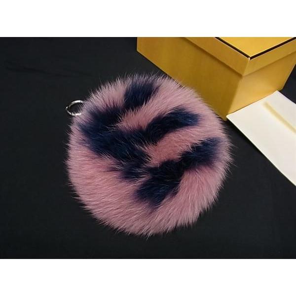 フェンディ イニシャル　ファー ポンポン キーホルダー FENDI □極美品□ フェンディ ファー イニシャル ポンポン