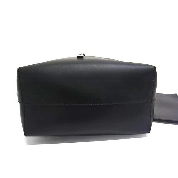 □新品同様□ COCCINELLE コチネレ レザー ポーチ付き 巾着型