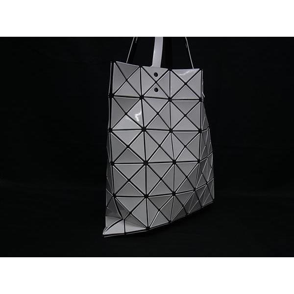 ISSEY MIYAKE　ハンドバッグ BAO BAO ISSEY MIYAKEより新バッグ、バイカラーのトートバッグや