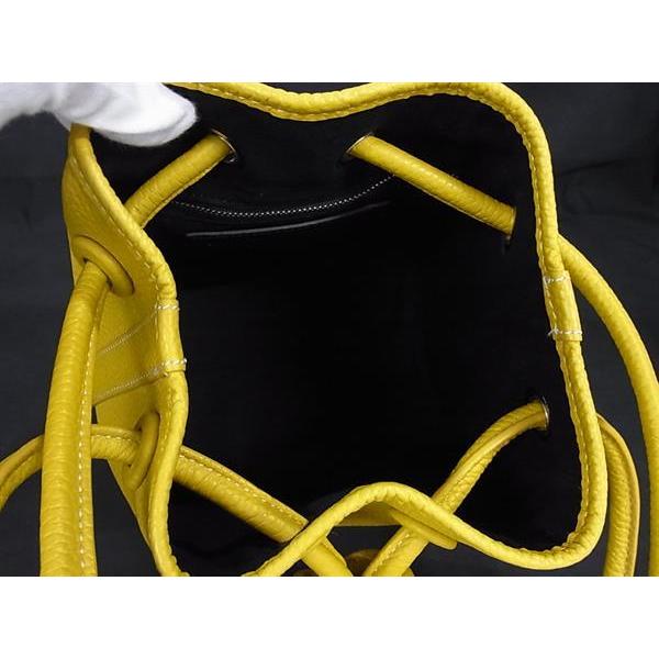 ■新品同様■ VASIC ヴァジック ボンド レザー 巾着型 ハンドバッグ トート レディース イエロー系 FL5896 □新品同様□ VASIC ヴァジック ボンド レザー 巾着型 ハンドバッグ