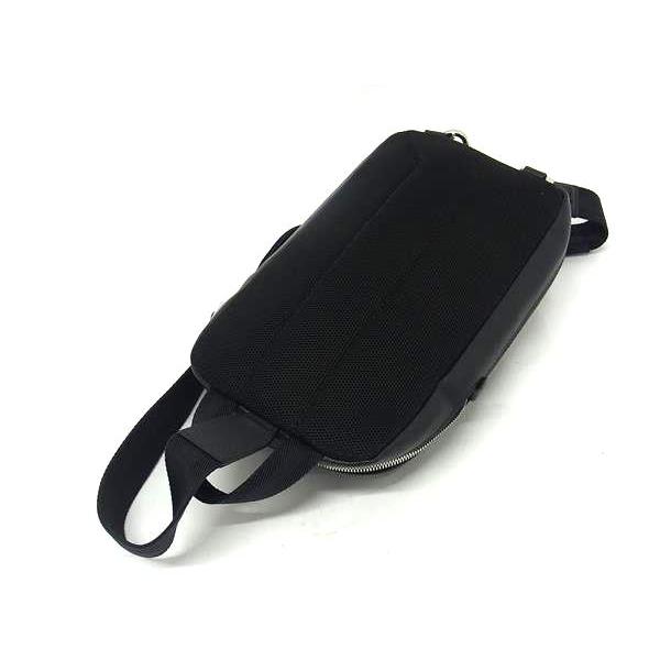 HUGO BOSS（ヒューゴ・ボス） □極美品□ レザー ショルダーバッグ