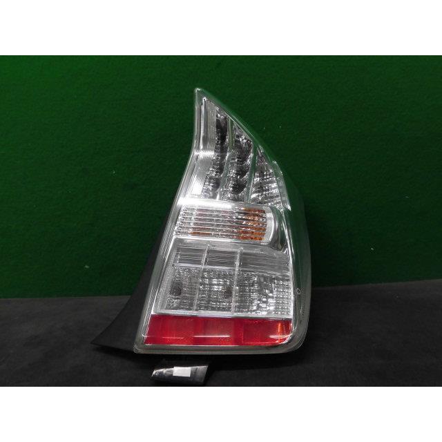 プリウス DAA-ZVW30 右テールランプ 070 81550-47120 : YRCヤフー