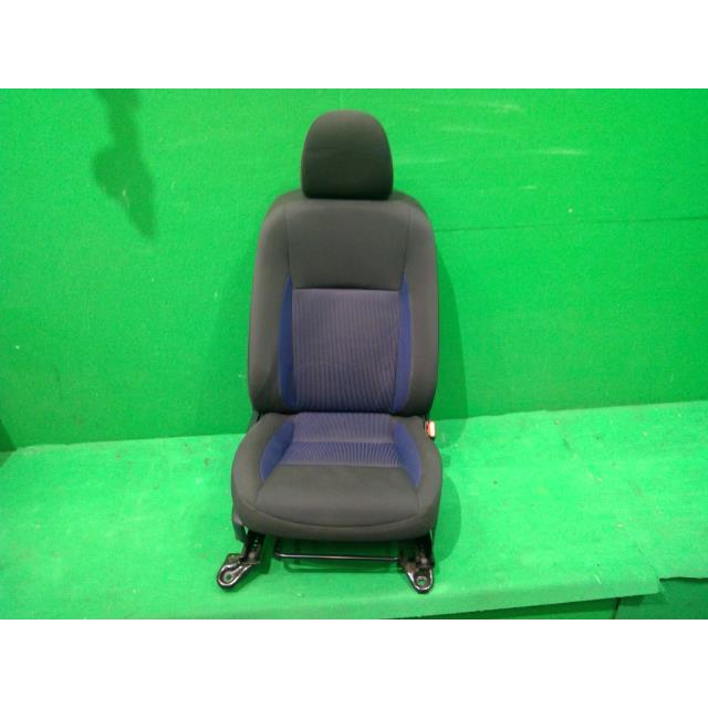 運転席 シート アクア平成29年式NHP10 アクア DAA-NHP10 運転席シート個人宅発送不可 792 71071-5C580-B0