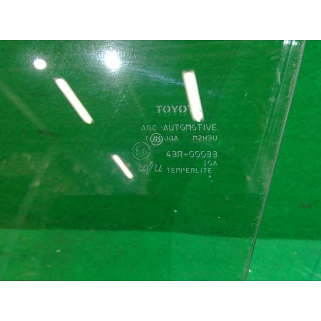 アクア DAA-NHP10 左フロントドアガラス 3P0 68102-52041 : YRCヤフー