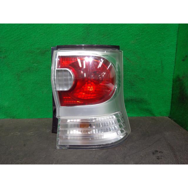 ダイハツ　タント　右テールランプ タント DBA-L375S 右テールランプ R49 81550-B2410 : YRCヤフー