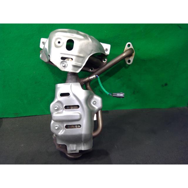 カローラアクシオ DBA-NRE161 触媒 3T9 25051-47140 : YRCヤフー