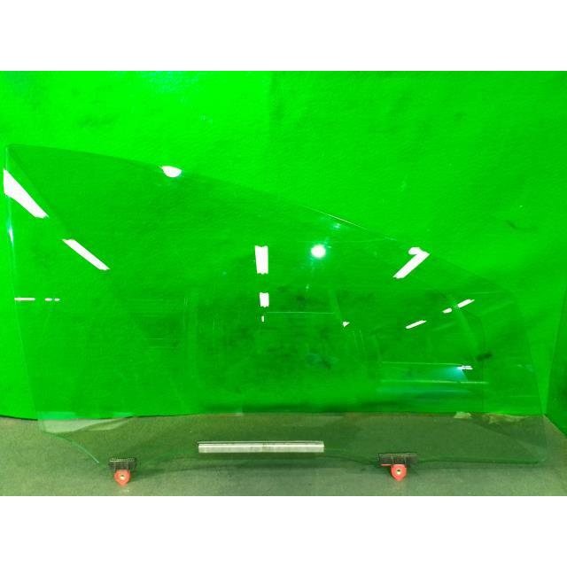 アクア DAA-NHP10 右フロントドアガラス 040 68101-52050 : YRCヤフー