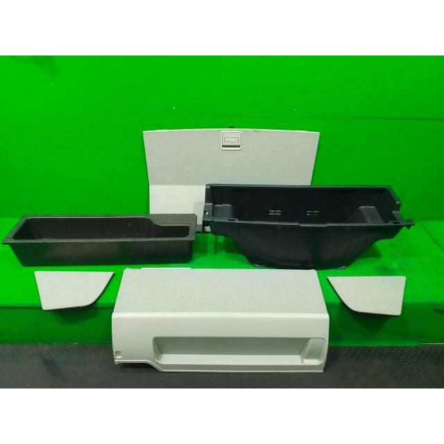 プリウスα DAA-ZVW41W フロアボックス 070 64993-47040 : YRCヤフー