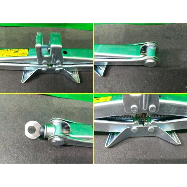 カローラフィールダー DBA-NZE161G 車載工具 4T3 64777-12130 : YRC