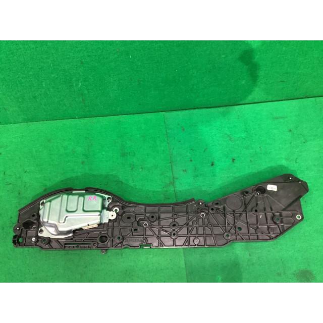NOAH ノア DBA-ZRR85G 右パワースライドドアモーター 3R9 85005-28071