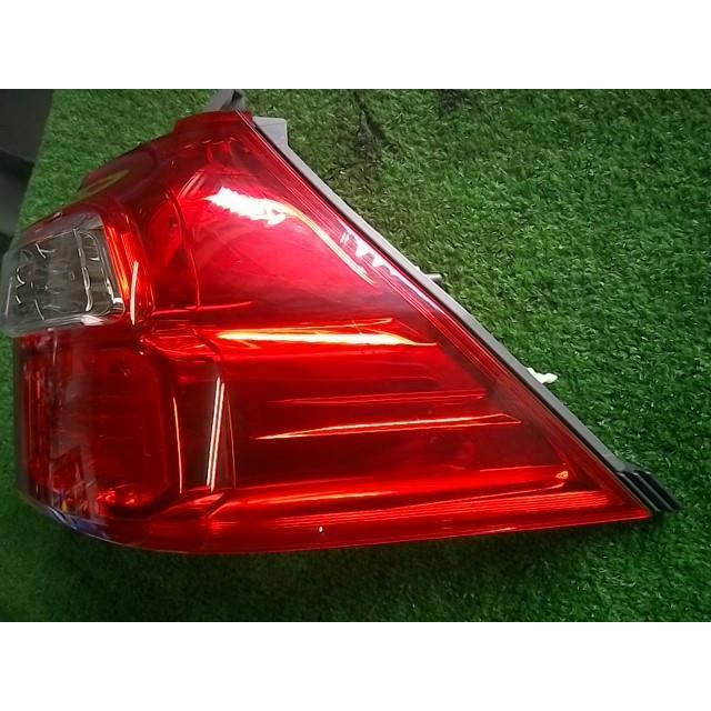 ステップワゴン DBA-RG1 右テールランプ NH624P 33500-SLJ-901 