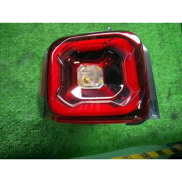 JEEP レネゲード　SX 左側テールランプ クライスラー・ジープ ジープ レネゲード 3BA-BV13PM 左テールランプ