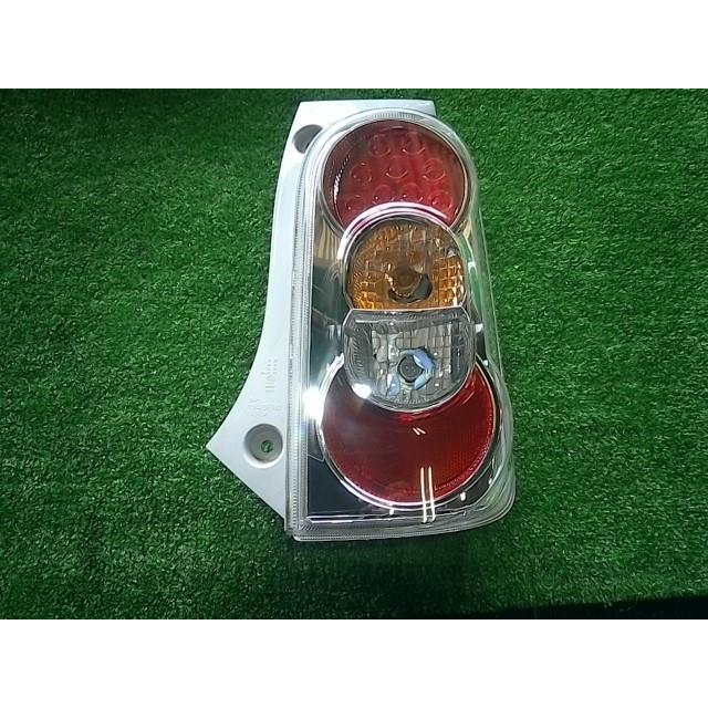 ミラ（ダイハツ） ミラココア DBA-L675S 右テールランプ 81550-B2480