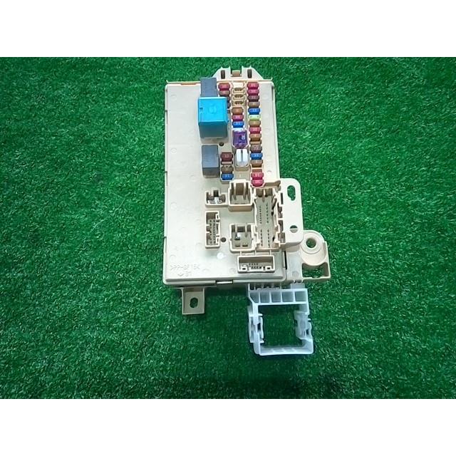 ムーヴ DBA-LA100S ヒューズボックス 82600-B2450 070464 : BW山本商店