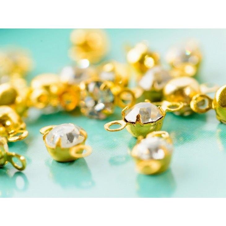 最大76 オフ ラインストーンパーツ 約4mm 約25個 ゴールドxクリスタル ラウンド 両カン付き 台付き フレームストーン 手芸材料 アクセサリー 素材 Cisama Sc Gov Br