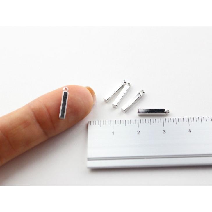 チャーム　5こ チャーム シンプル スティック 小 通し穴付 シルバー 13mm 5個 5ヶ 棒