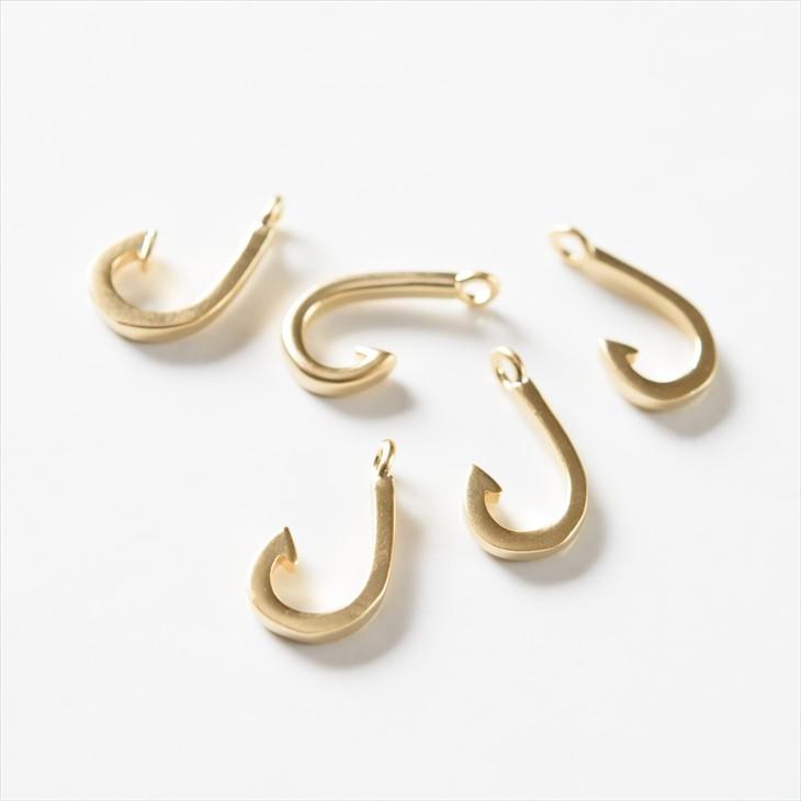 チャーム フィッシュフック 13mm マットゴールド 5個 5ヶ 約1.3cm