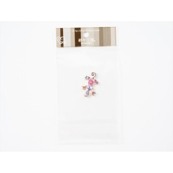 メタルチャーム 花柄トカゲ 29mm ピンク 1個 1ヶ 通し穴付 金属