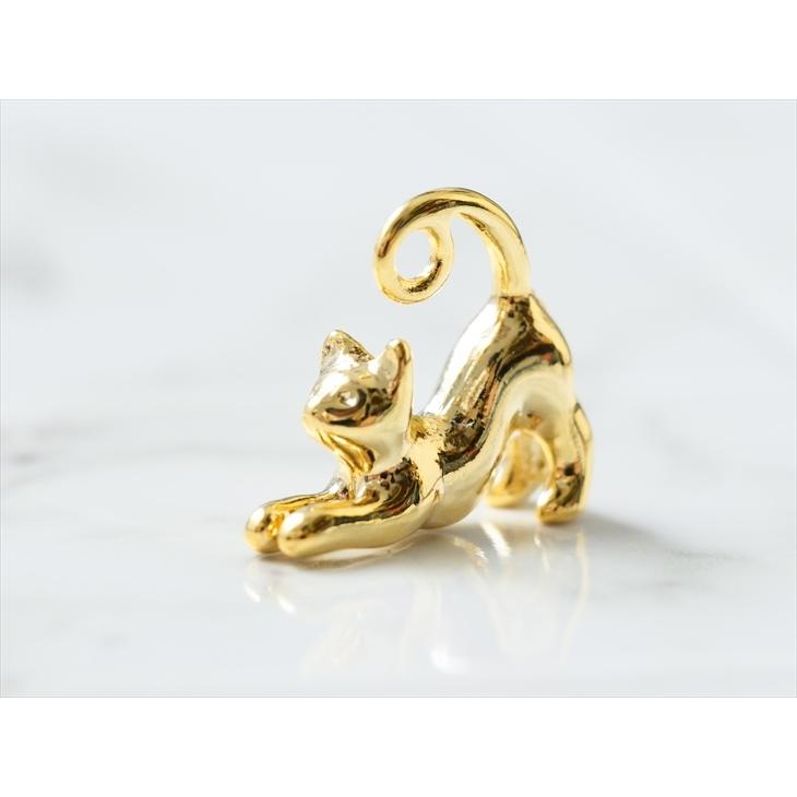 チャーム しっぽを巻いた猫 ゴールド 16.5mm 4個 4ヶ 立体 動物