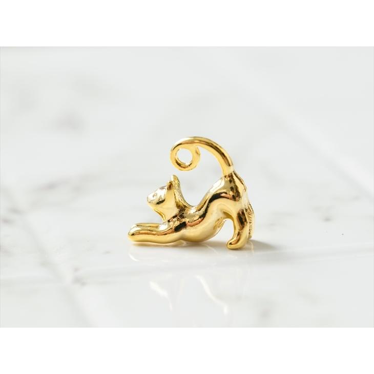 チャーム しっぽを巻いた猫 ゴールド 16.5mm 4個 4ヶ 立体 動物