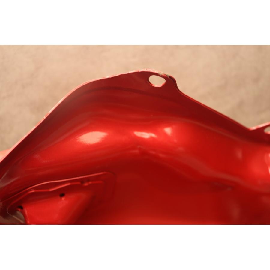 ホンダ 純正 未使用 CBF125(21年) 燃料タンク 赤 底部固定用金属部分 