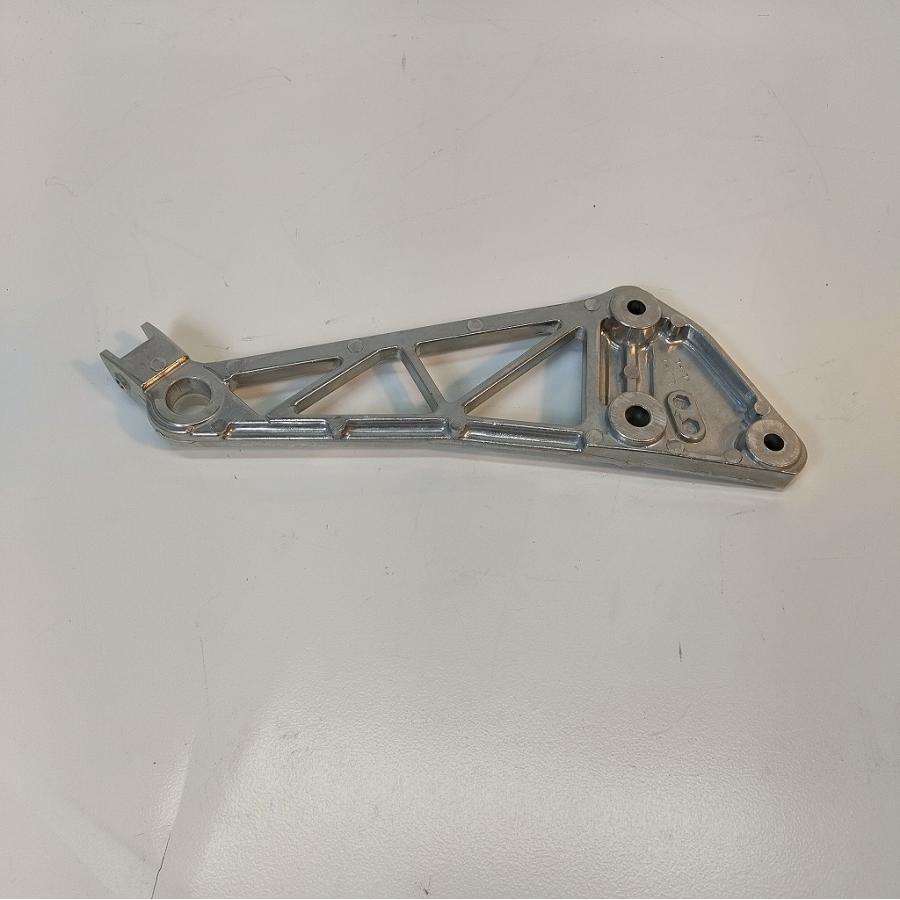 GB250(MC10) ステップホルダー左 50750-KL8-505 ホンダ純正新品 当時物の画像