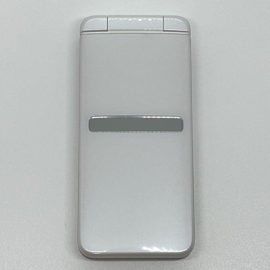 ✨美品✨ au GRATINA kyf39 ホワイト シルバー【匿名配送】 ✨美品✨ au GRATINA kyf39 ホワイト シルバー【匿名配送