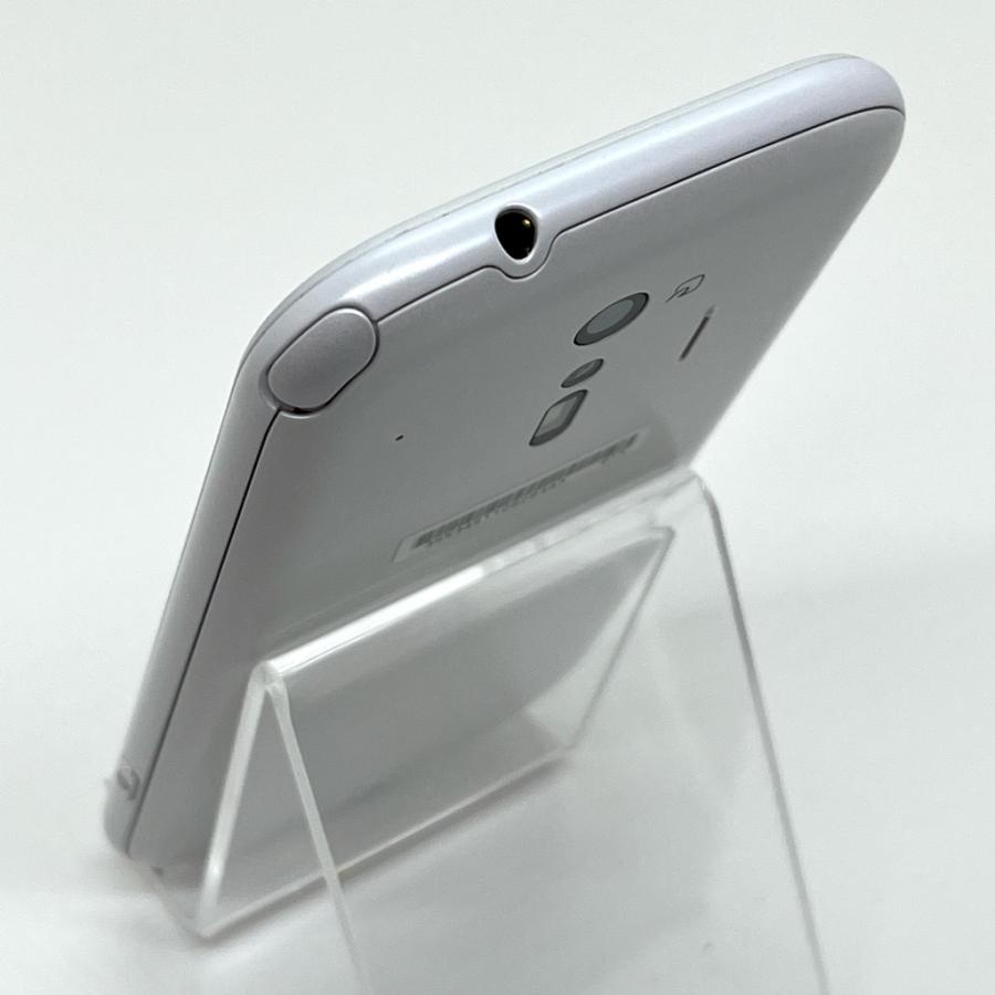 新品/実体ボタン付きスマートフォン/白 らくらくスマートフォン 【新品同様】らくらくスマートフォン F-42A