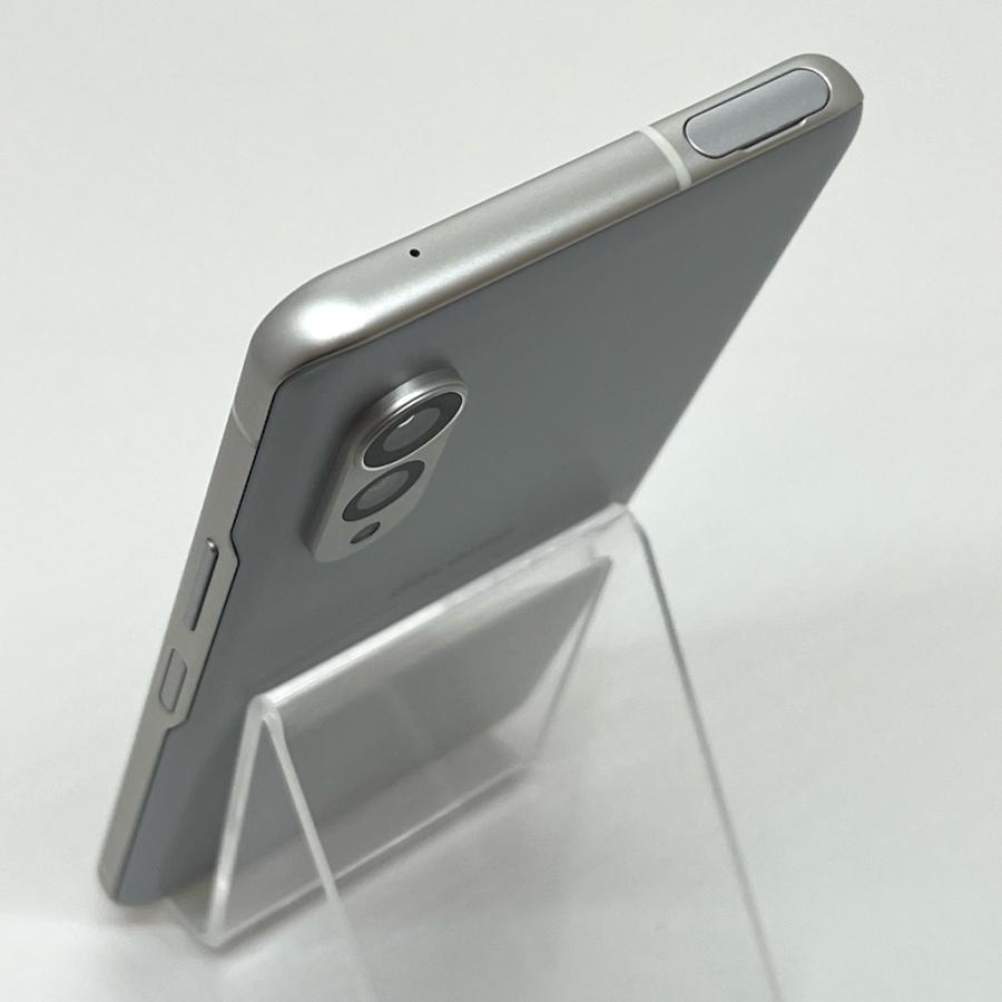 arrows 【美品】arrows N F-51C docomo SIMフリー 128GB／8GB フォグ