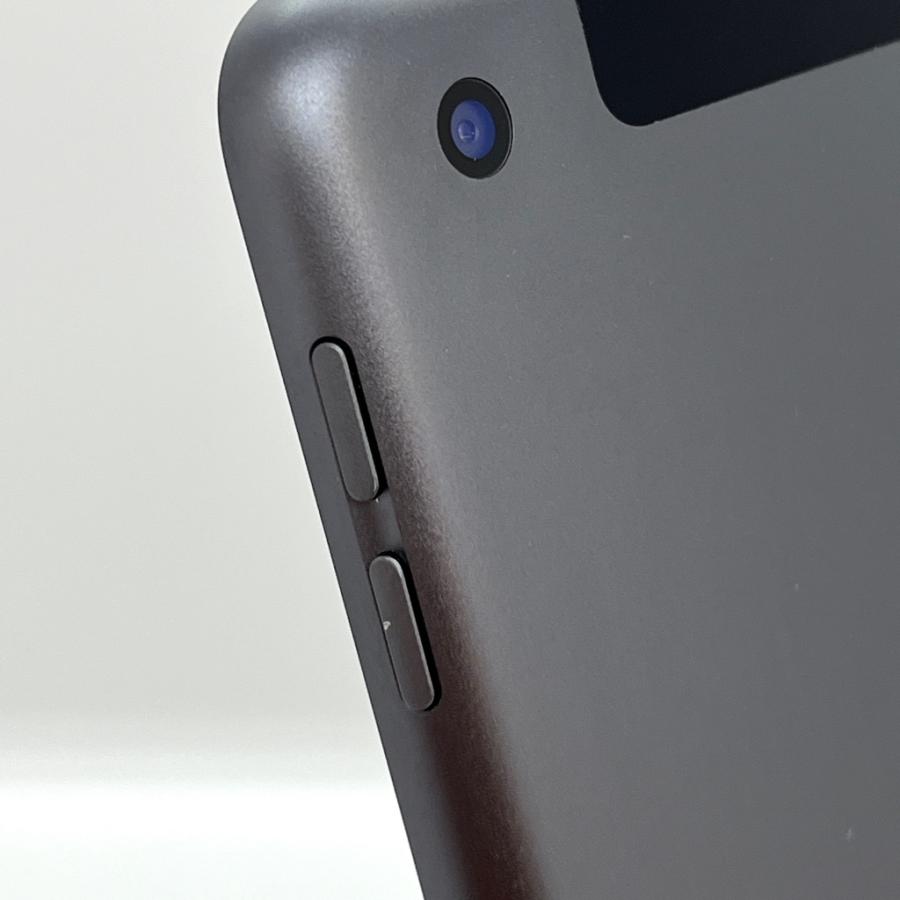 iPad 極美品 第9世代 64GB スペースグレイ docomo SIMフリー Wi 