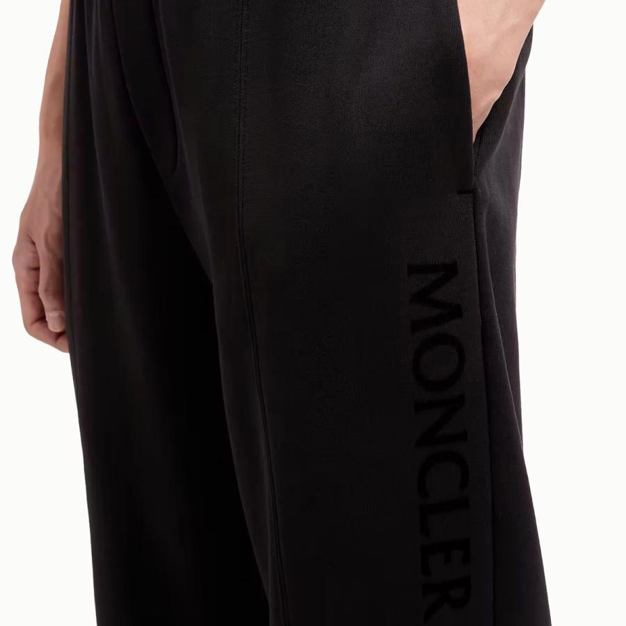 送料無料 21 MONCLER モンクレール 8H00017 89AZY ブラック スウェットパンツ カジュアルパンツ レタリングロゴ size Mの画像